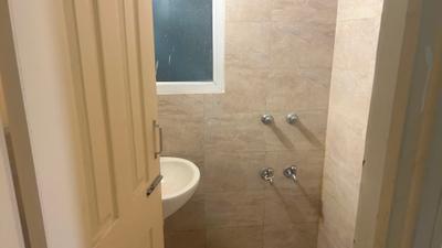Bathroom Image of 580 Sq.ft 1 BHK Apartment / Flat for rent in Wave Dream Homes, Wave City Ghaziabad for Rs. 16800