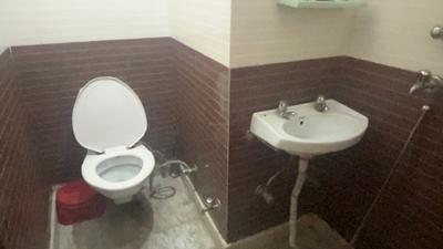 Bathroom Image of 375 Sq.ft 1 BHK Builder Floor for rent in Sector 8 Rohini New Delhi for Rs. 13000