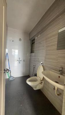Bathroom Image of 585 Sq.ft 1 BHK Apartment / Flat for rent in Cosmos Jewels, Thane West Thane for Rs. 25000