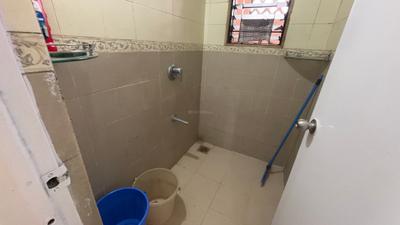 Bathroom Image of 610 Sq.ft 1 BHK Apartment / Flat for sale in Magarpatta Heliconia, Hadapsar Pune for Rs. 7500000