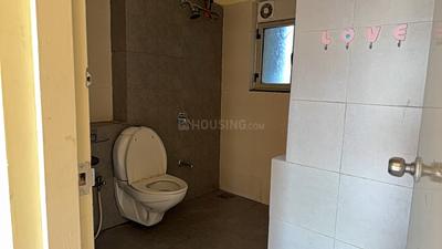 Image of 1850 Sq.ft 3 BHK Apartment / Flat for rent in Adani The Meadows, Shantigram, Ahmedabad for Rs. 34000
