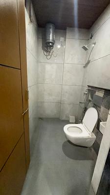 Bathroom Image of 650 Sq.ft 1 BHK Builder Floor for rent in Mahalakshmi Nagar Indore for Rs. 18500