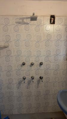 Image of 1500 Sq.ft 3 BHK Apartment / Flat for rent in Metroview Apartment, Sector 13 Dwarka, New Delhi for Rs. 38000