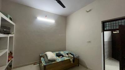 Bedroom Image of 1200 Sq.ft 2 BHK Independent House for rent in Shahganj Agra for Rs. 12000