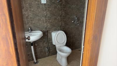 Image of 1215 Sq.ft 3 BHK Apartment / Flat for rent in Amrapali Dream Valley 2, Noida Extension, Greater Noida for Rs. 20500