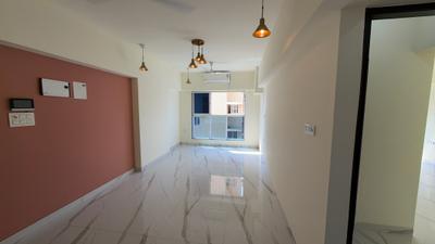 Living Room Image of 700 Sq.ft 2 BHK Apartment / Flat for sale in Khar West Mumbai for Rs. 33500000