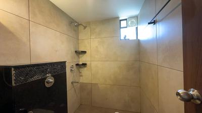 Bathroom Image of 556 Sq.ft 1 BHK Apartment / Flat for rent in Eroor Kochi for Rs. 30000