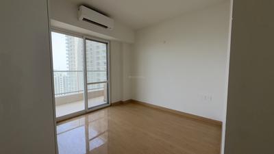 Bedroom Image of 2280 Sq.ft 3 BHK Apartment / Flat for rent in DLF One Midtown, Karampura New Delhi for Rs. 120000