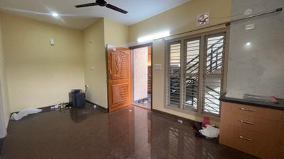 Living Room Image of 600 Sq.ft 1 BHK Apartment / Flat for rent in Vimanapura Bengaluru for Rs. 18000