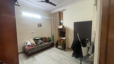 Bedroom Image of 1800 Sq.ft 3 BHK Builder Floor for sale in Paschim Vihar New Delhi for Rs. 21500000