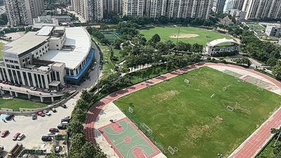 1350 Sqft BHK Flat for sale in Gaur City 7th Avenue Noida