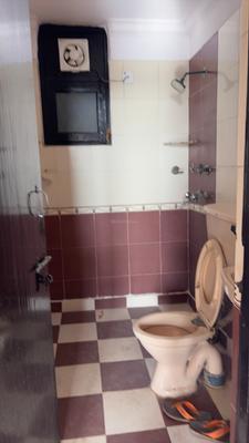 Image of 1850 Sq.ft 3 BHK Apartment / Flat for rent in Amrapali Vaishali, Vaishali, Ghaziabad for Rs. 36000
