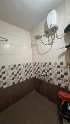Bathroom Image of 800 Sq.ft 1 BHK Builder Floor for rent in Gokhalenagar Pune for Rs. 23000