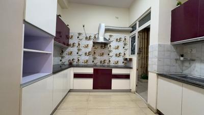 Kitchen Image of 2280 Sq.ft 3 BHK Apartment / Flat for rent in Gaurs Sports Wood, Sector 79 Noida for Rs. 50000