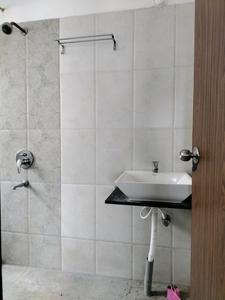Common Bathroom One Image of 560 Sq.ft 1 BHK Apartment / Flat for rent in Vadgaon Budruk Pune for Rs. 13000