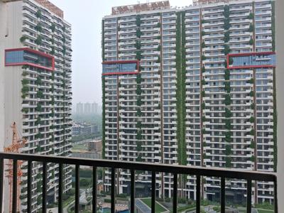 Living Room Image of 2825 Sq.ft 4 BHK Apartment / Flat for sale in Amrapali Heartbeat City, Sector 107 Noida for Rs. 31000000