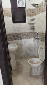 Bathroom Image of 600 Sq.ft 1 BHK Apartment / Flat for rent in Indirapuram Ghaziabad for Rs. 16000