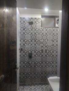 Bathroom Image of 1250 Sq.ft 2 BHK Builder Floor for sale in Mukherjee Nagar New Delhi for Rs. 14000000