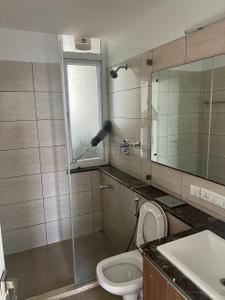 Bathroom Image of 1950 Sq.ft 4 BHK Apartment / Flat for rent in DLF The Primus, Sector 82A Gurgaon for Rs. 75000
