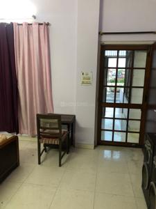 Hall Image of 700 Sq.ft 2 BHK Apartment / Flat for rent in Qaiserbagh Lucknow for Rs. 15000
