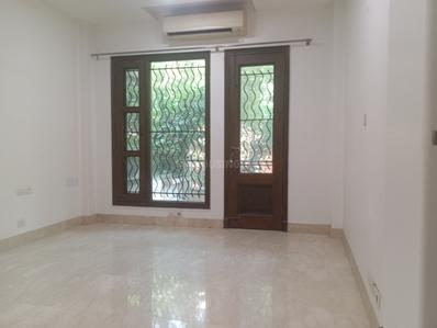Bedroom Image of 2100 Sq.ft 3 BHK Builder Floor for rent in Gulmohar Park New Delhi for Rs. 250000
