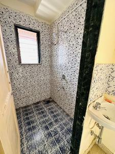 Bathroom Image of 550 Sq.ft 1 BHK Apartment / Flat for rent in Taloja Navi Mumbai for Rs. 9000