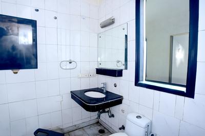Bathroom Image of HelloWorld Ross in DLF Phase 2, Gurgaon