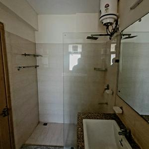 Bathroom Image of 1600 Sq.ft 4 BHK Apartment / Flat for rent in DLF Express Greens, Manesar Gurgaon for Rs. 36000