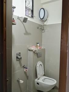 Bathroom Image of 900 Sq.ft 2 BHK Apartment / Flat for sale in Paldi Ahmedabad for Rs. 5500000