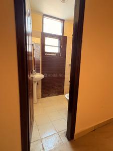 Bathroom Image of 1800 Sq.ft 3 BHK Builder Floor for rent in Kharar Mohali for Rs. 26000