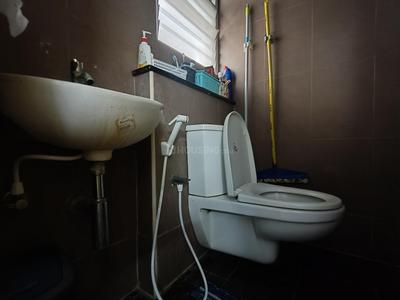 Bathroom Image of 2200 Sq.ft 4 BHK Builder Floor for rent in Adyar Chennai for Rs. 85000