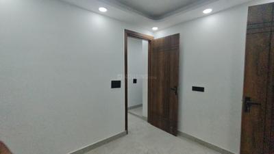 Bedroom Image of 560 Sq.ft 2 BHK Builder Floor for sale in Govindpuri New Delhi for Rs. 6000000