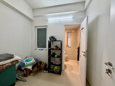 Bedroom Image of 2301 Sq.ft 3.5 BHK Apartment / Flat for sale in DLF One Midtown, Karampura New Delhi for Rs. 64000000