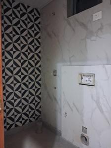 Common Bathroom Image of 1050 Sq.ft 2 BHK Apartment / Flat for sale in Sector 73 Noida for Rs. 4200000