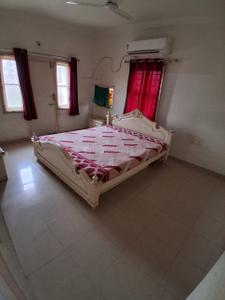 Bedroom Image of 1800 Sq.ft 3 BHK Apartment / Flat for rent in Paldi Ahmedabad for Rs. 40000