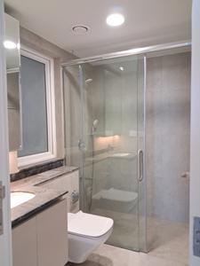 Common Bathroom Image of 1740 Sq.ft 2 BHK Apartment / Flat for sale in DLF One Midtown, Karampura New Delhi for Rs. 43000000