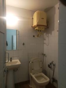 Bedroom Two Image of 2000 Sq.ft 3 BHK Apartment / Flat for rent in DDA Flats Vasant Kunj, Vasant Kunj New Delhi for Rs. 75000