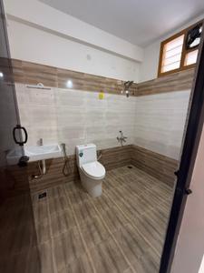 Bathroom Image of 1600 Sq.ft 3 BHK Apartment / Flat for rent in Porur Chennai for Rs. 35000