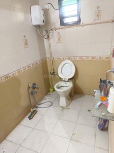 Bathroom Image of 1500 Sq.ft 4 BHK Villa for rent in New Alkapuri Vadodara for Rs. 30000