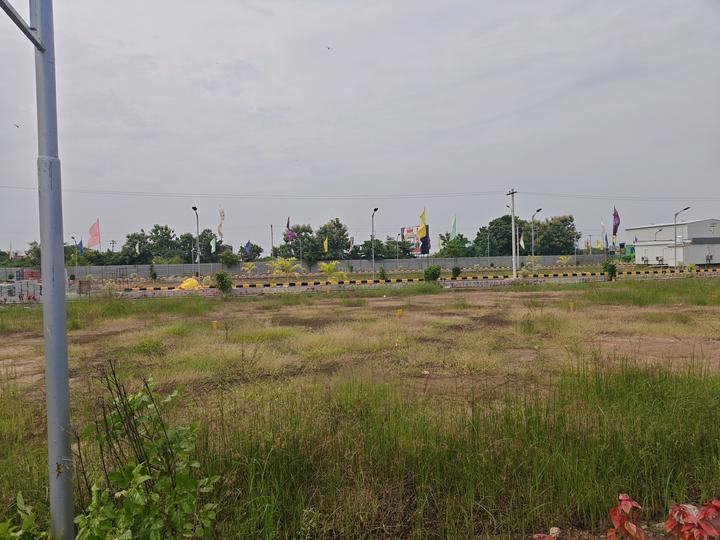 Naduveerapattu Main Image 1