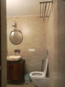 Common Bathroom Image of 2000 Sq.ft 3 BHK Apartment / Flat for sale in DDA Flats Vasant Kunj, Vasant Kunj New Delhi for Rs. 45000000