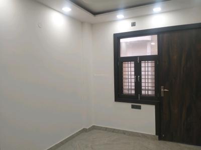 Bedroom Image of 850 Sq.ft 2 BHK Builder Floor for sale in Shalimar Bagh New Delhi for Rs. 11000000