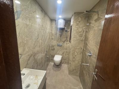 Bathroom Image of 900 Sq.ft 3 BHK Builder Floor for rent in Siddhartha Extension New Delhi for Rs. 43000