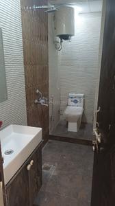 Bathroom Image of 1200 Sq.ft 2 BHK Apartment / Flat for rent in Sector 40 Gurgaon for Rs. 35000