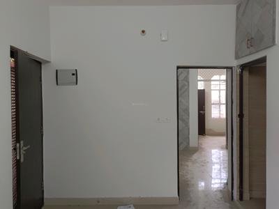 Living Room Image of 750 Sq.ft 2 BHK Apartment / Flat for rent in Pitampura New Delhi for Rs. 24000