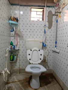 Common Bathroom Image of 685 Sq.ft 2 BHK Apartment / Flat for sale in Jadavpur Kolkata for Rs. 3750000