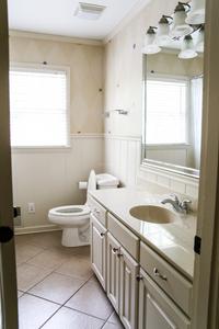 Bathroom Image of 6000 Sq.ft 8 BHK Apartment / Flat for sale in Samarpan, Juhu Mumbai for Rs. 290000000