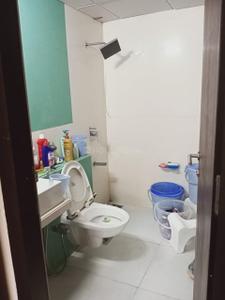Bathroom Image of 1500 Sq.ft 3 BHK Apartment / Flat for sale in Dosti Imperia, Thane West Thane for Rs. 25000000
