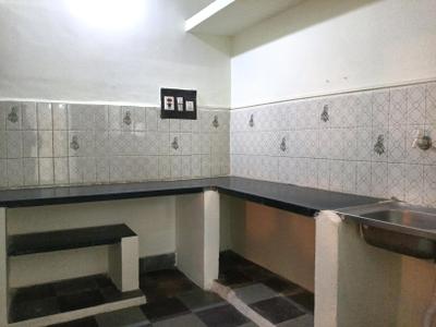 Kitchen Image of 950 Sq.ft 1 BHK Builder Floor for rent in HBR Layout Bengaluru for Rs. 18000
