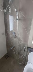 Bathroom Image of 625 Sq.ft 2 BHK Apartment / Flat for rent in City View Building, Worli Mumbai for Rs. 99000